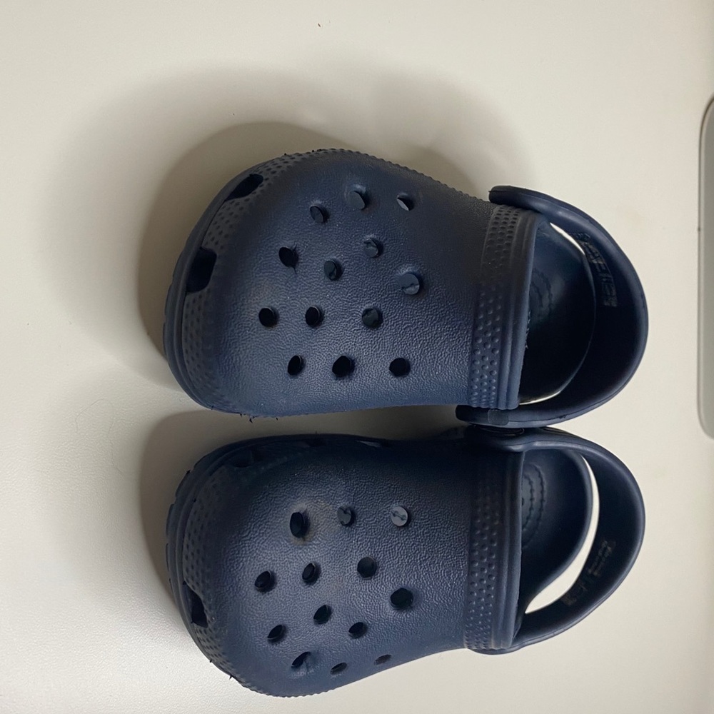 Toddler crocs slippers